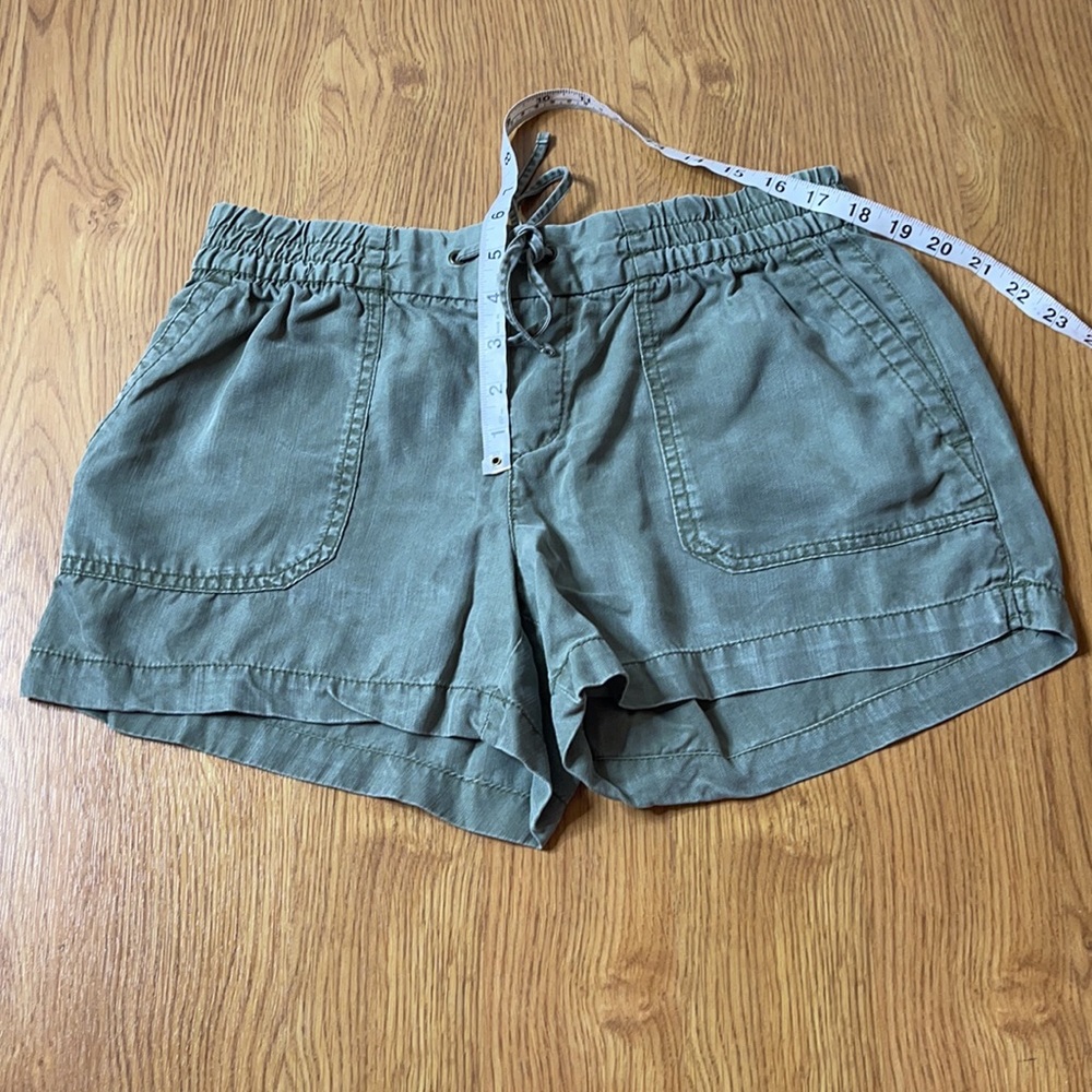 Old Navy Military Green Shorts Size Small - Picture 4 of 6